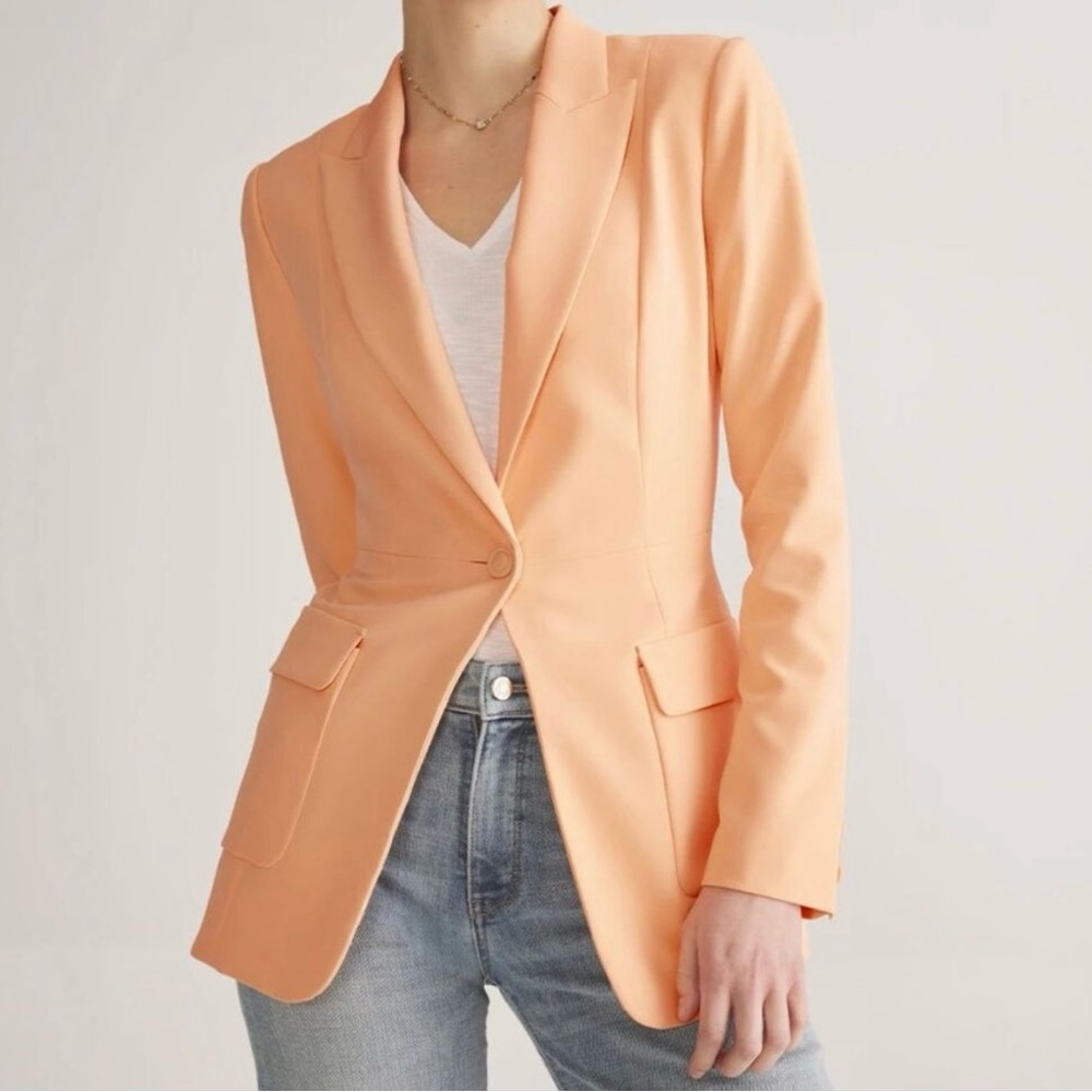 NWT White House Black Marker Blazer With Seam - Size 6